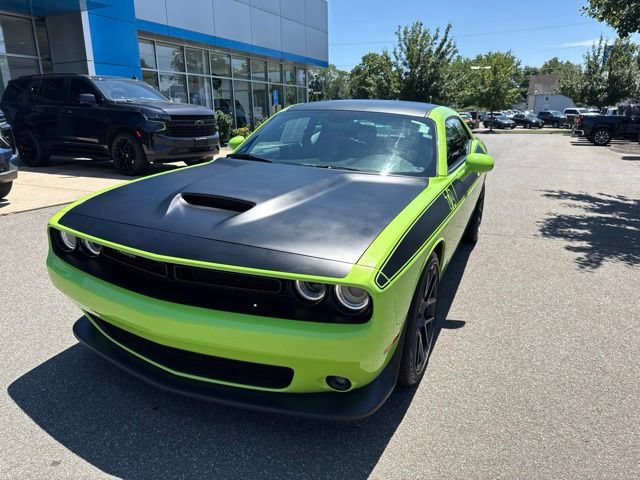 Used 2019 Dodge Challenger R/T w/ T/A Package RWD image 2