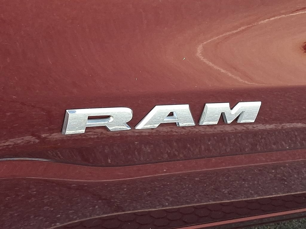 Used 2019 RAM 1500 Laramie AWD/4WD image 5