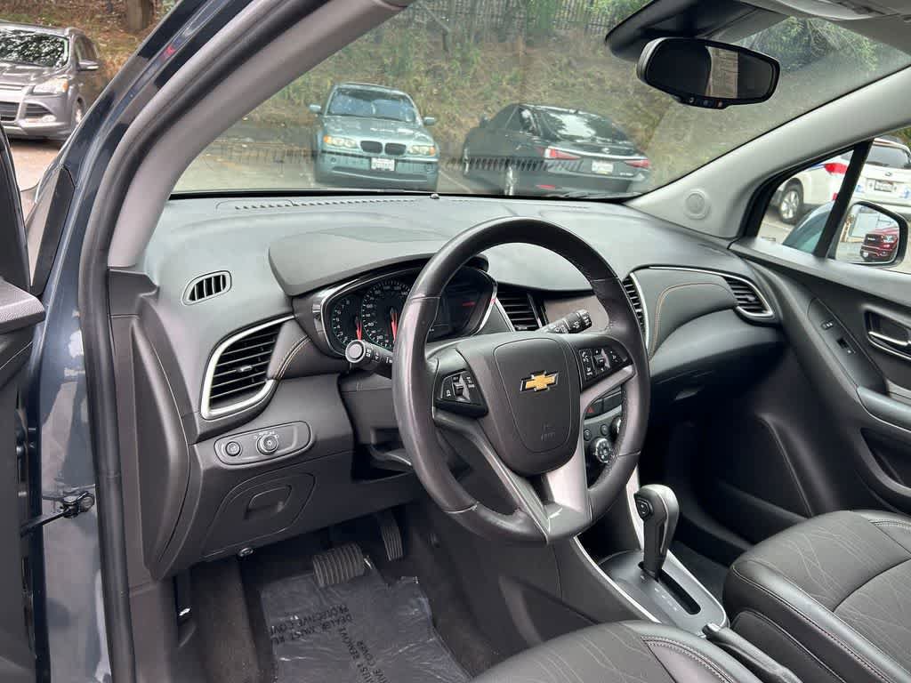 Used 2022 Chevrolet Trax LT w/ LT Convenience Package FWD video 2
