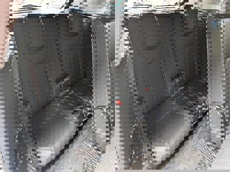 Used 2021 Lexus RX 350L Premium w/ Premium Package image 33