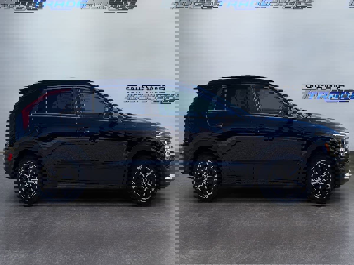 Used 2023 Kia Niro EX image 4