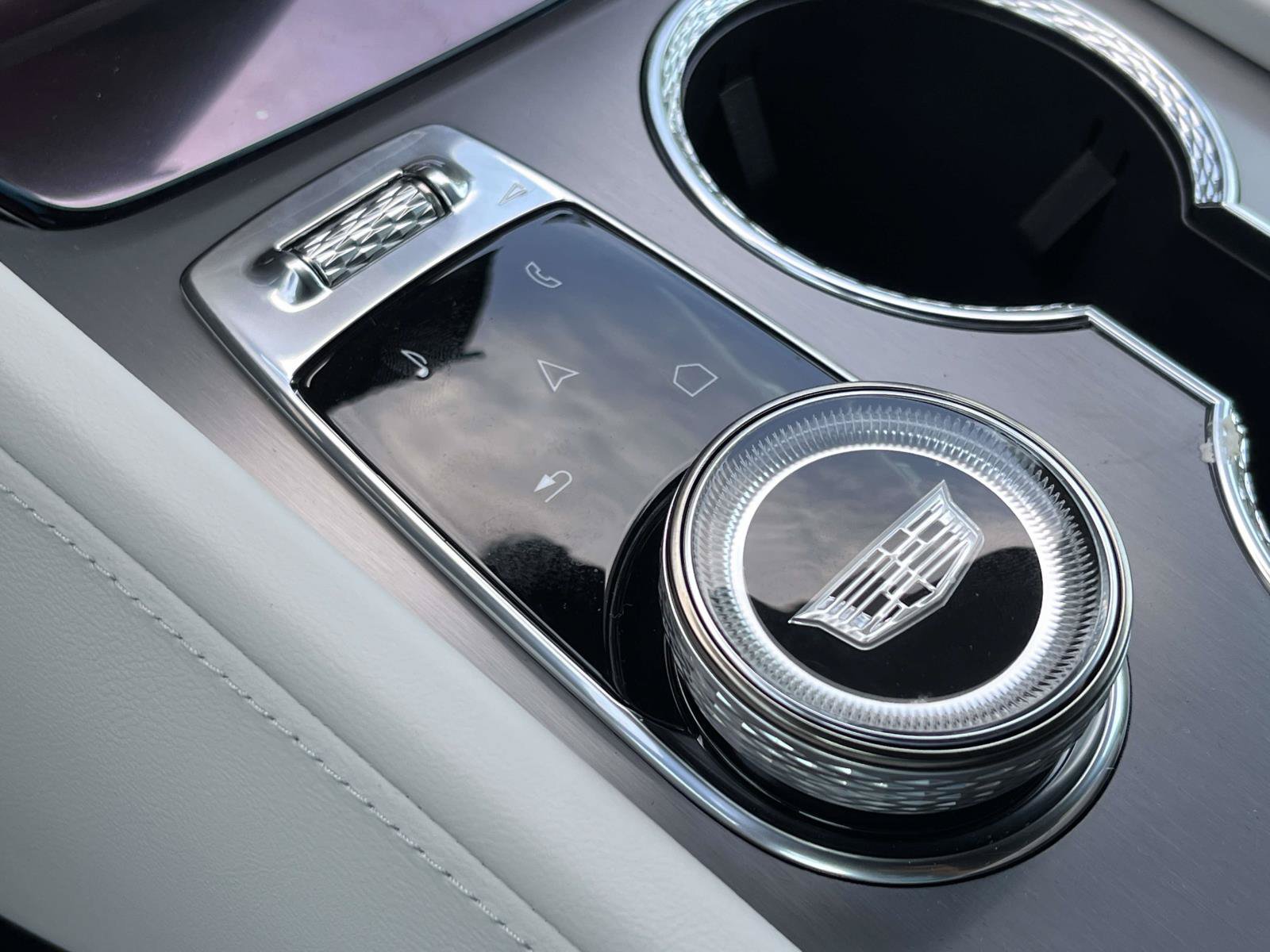 New 2027 Cadillac Vistiq Sport AWD/4WD image 30