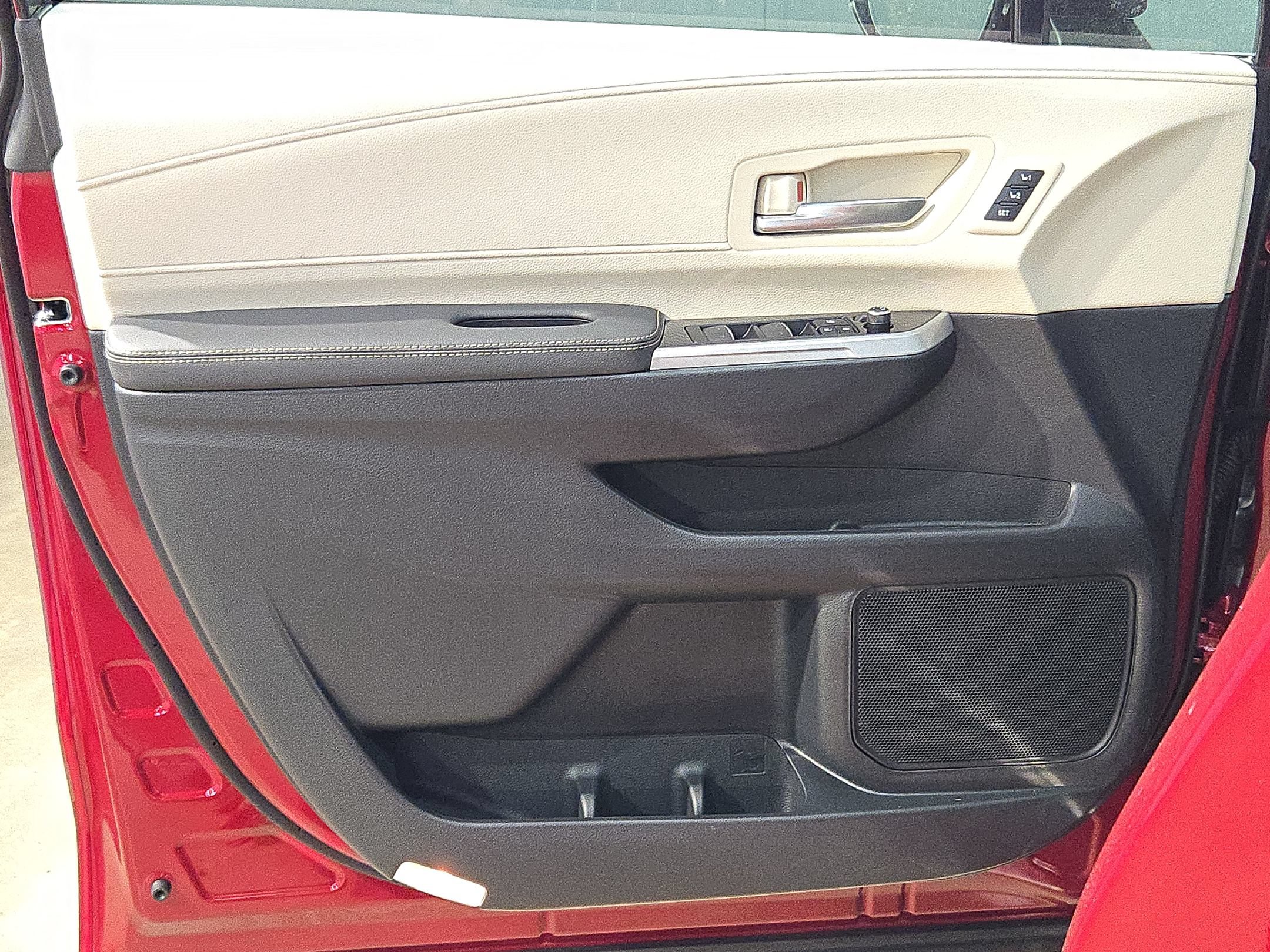 New 2026 Toyota Sienna Limited FWD image 15
