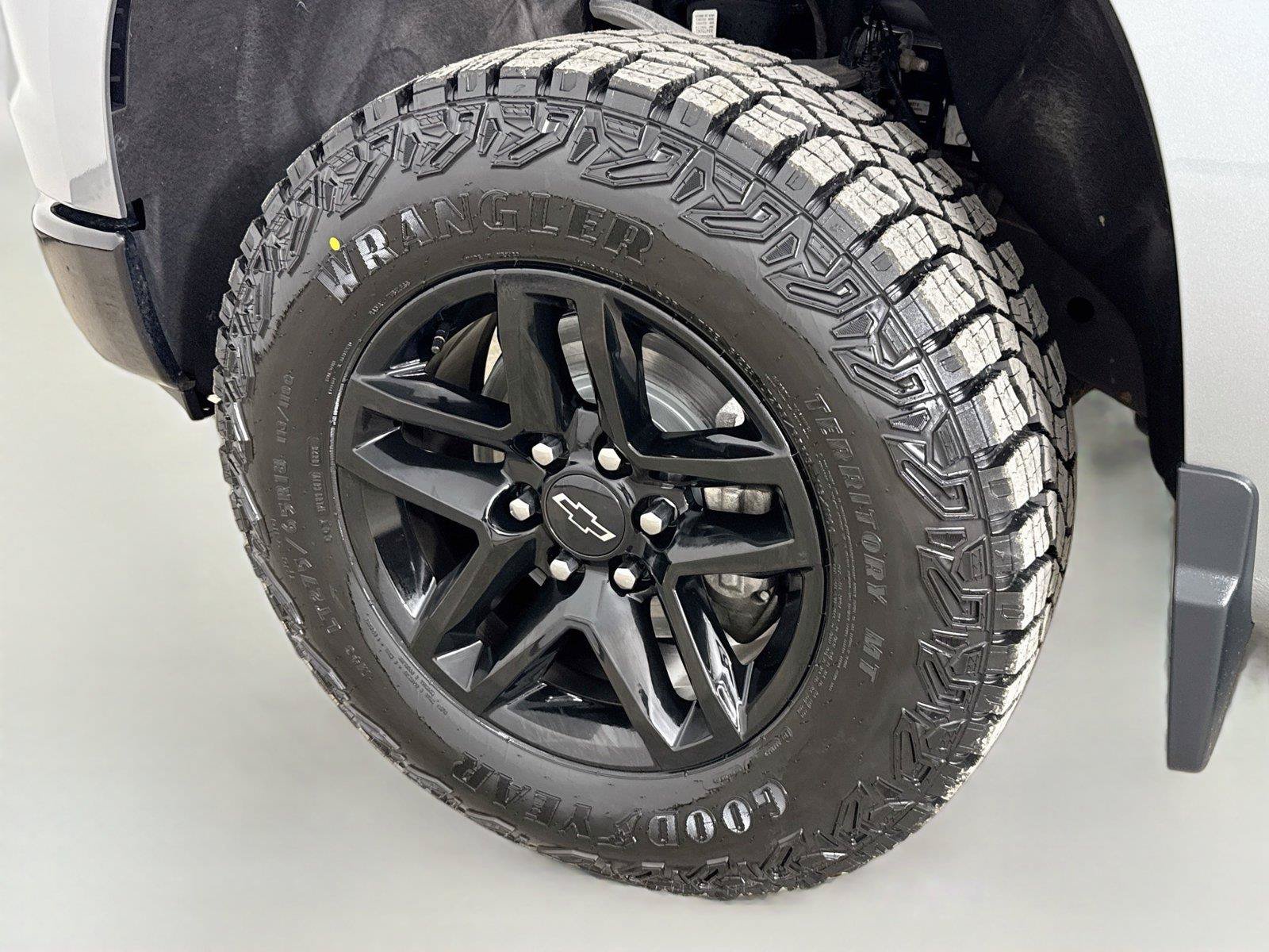 Used 2024 Chevrolet Silverado 1500 Custom Trail Boss AWD/4WD image 30