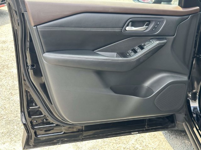 Used 2023 Nissan Rogue SL w/ SL Premium Package AWD/4WD image 15