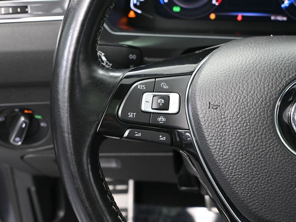 Used 2019 Volkswagen Tiguan SEL Premium R-Line image 28