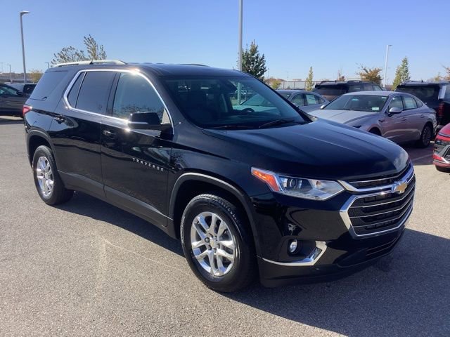 Used 2021 Chevrolet Traverse LT image 3