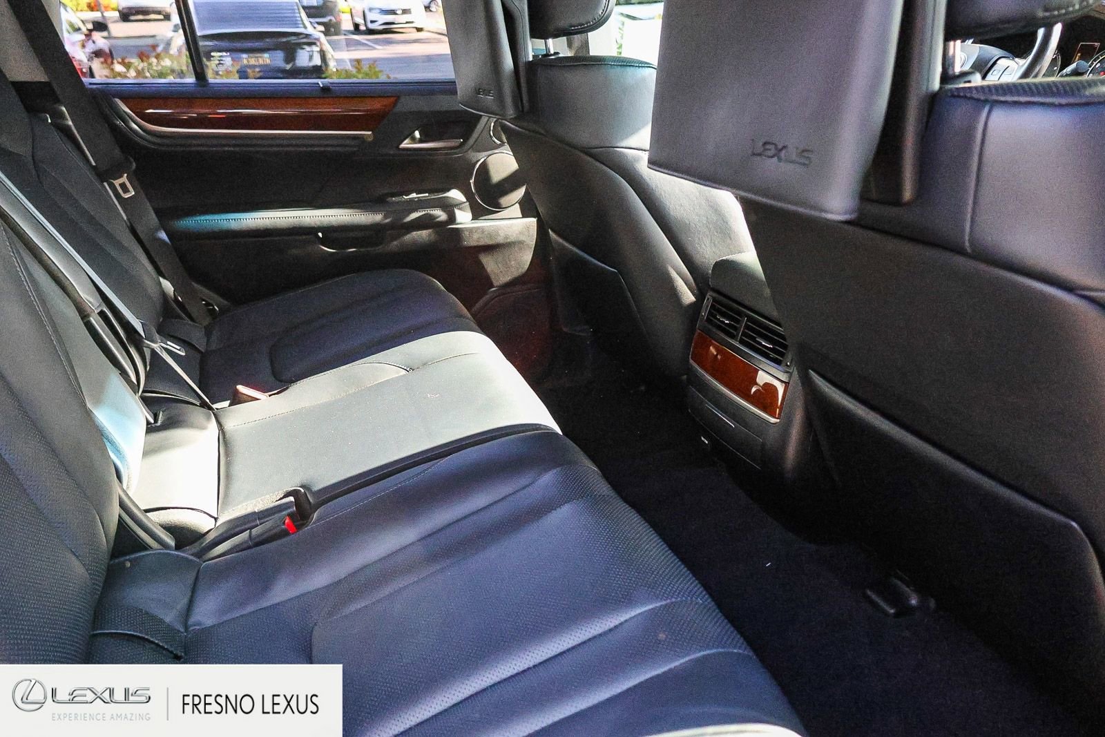 Used 2019 Lexus LX 570 4WD w/ Luxury Package image 14