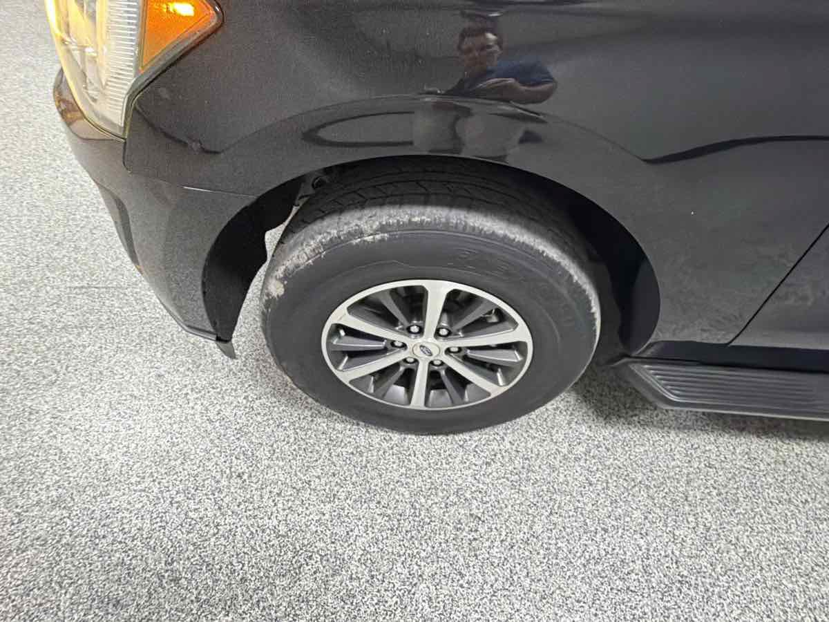 Used 2019 Ford Expedition Max XLT w/ Equipment Group 201A AWD/4WD image 37