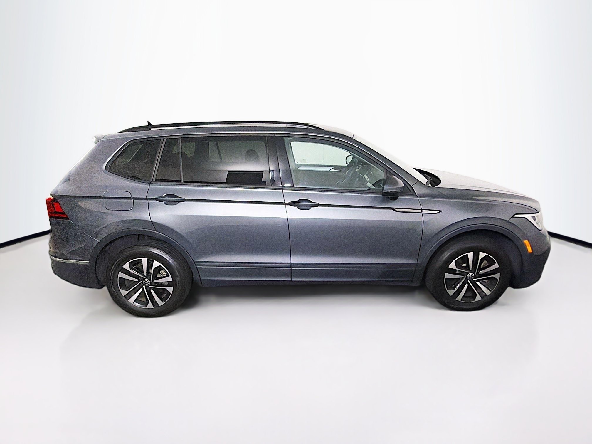 Used 2022 Volkswagen Tiguan S FWD image 10