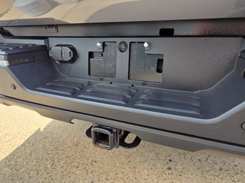 Used 2024 Toyota Tundra Limited AWD/4WD image 11