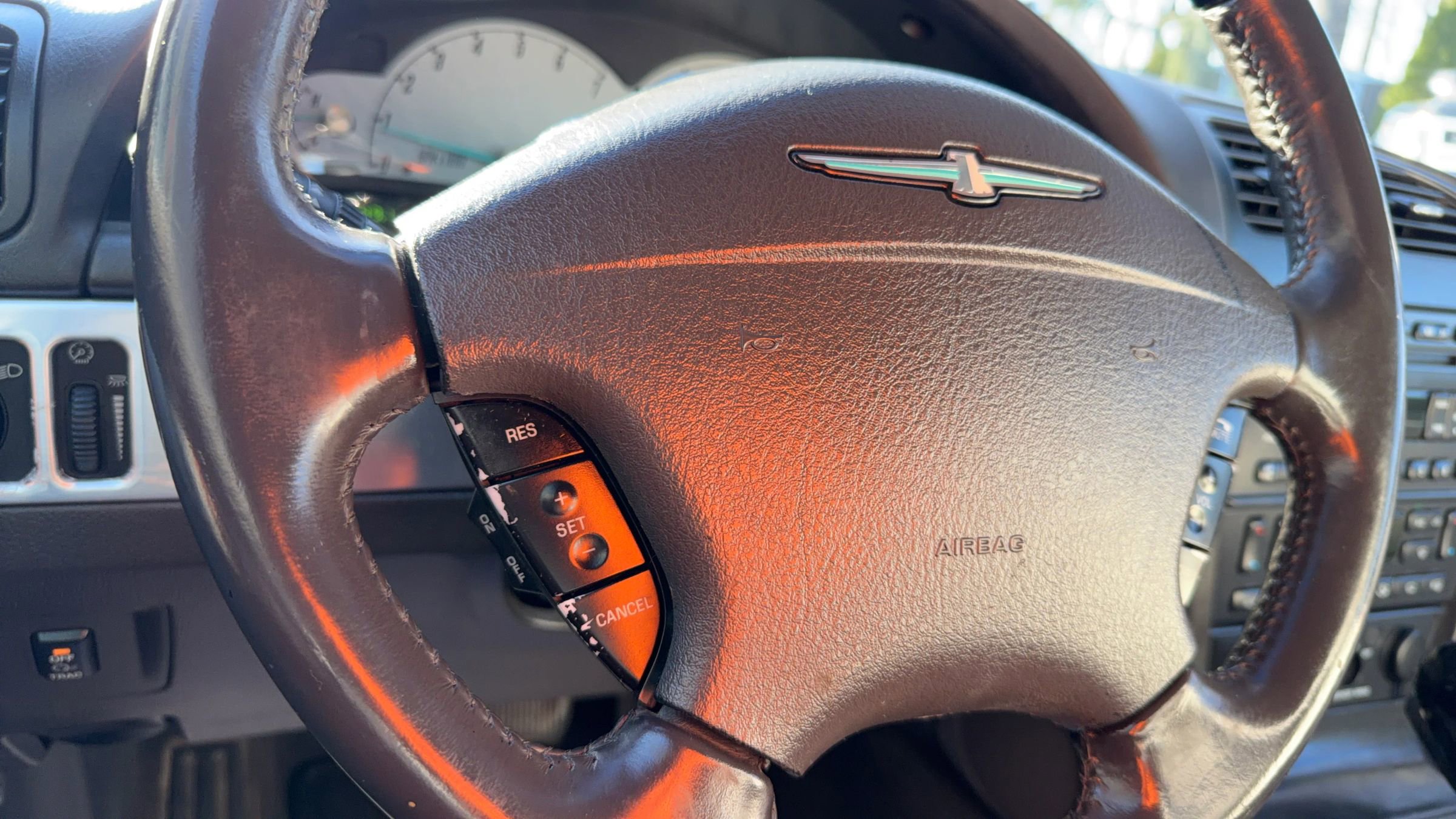 Used 2002 Ford Thunderbird image 21