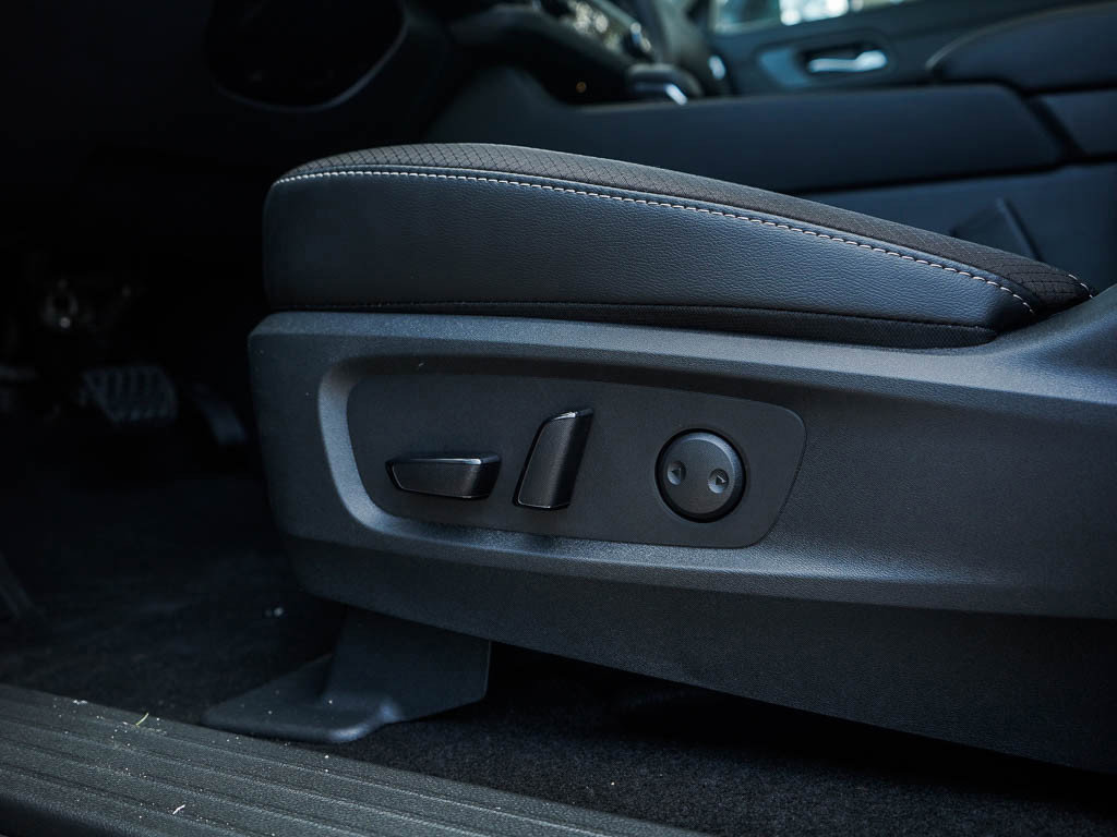 New 2025 Nissan Pathfinder SL w/ SL Premium Package image 21