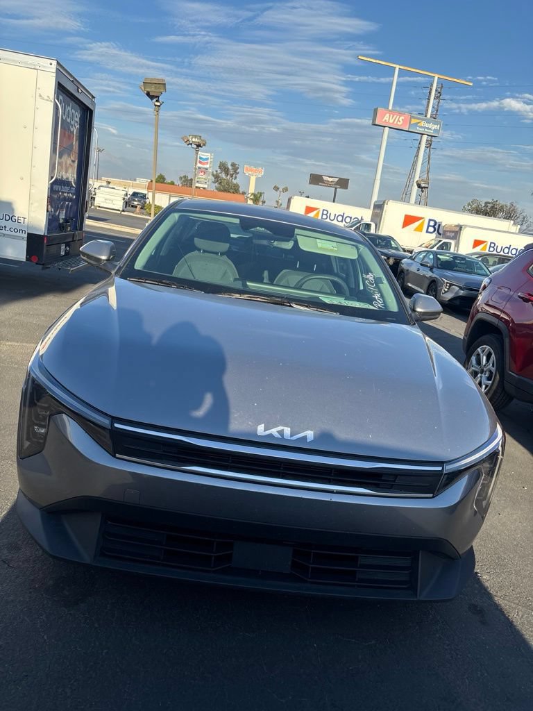 Used 2025 Kia K4 FWD image 2