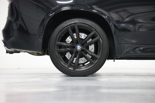 Used 2018 BMW X5 M AWD/4WD image 21