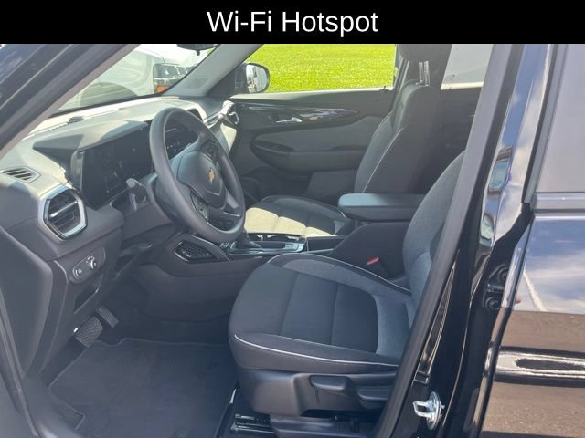 Used 2025 Chevrolet TrailBlazer LT AWD/4WD image 13