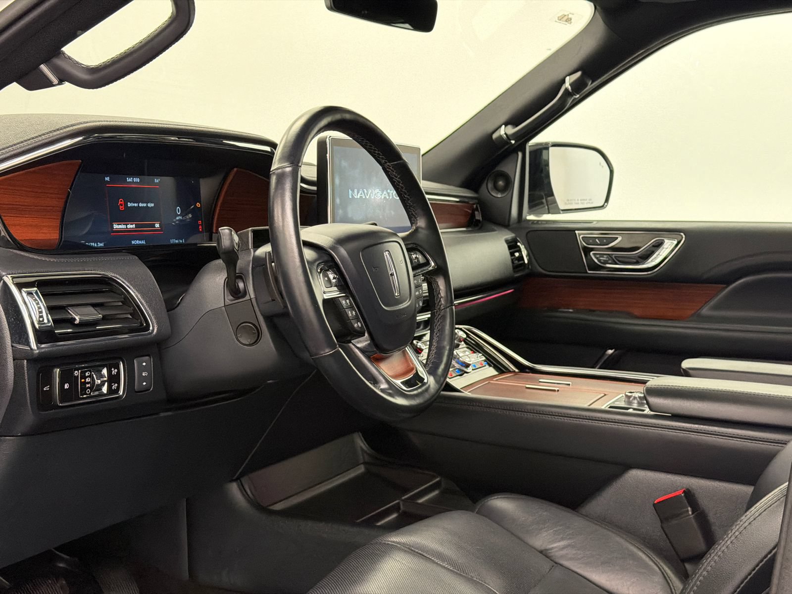 Certified 2023 Lincoln Navigator L Reserve AWD/4WD image 18