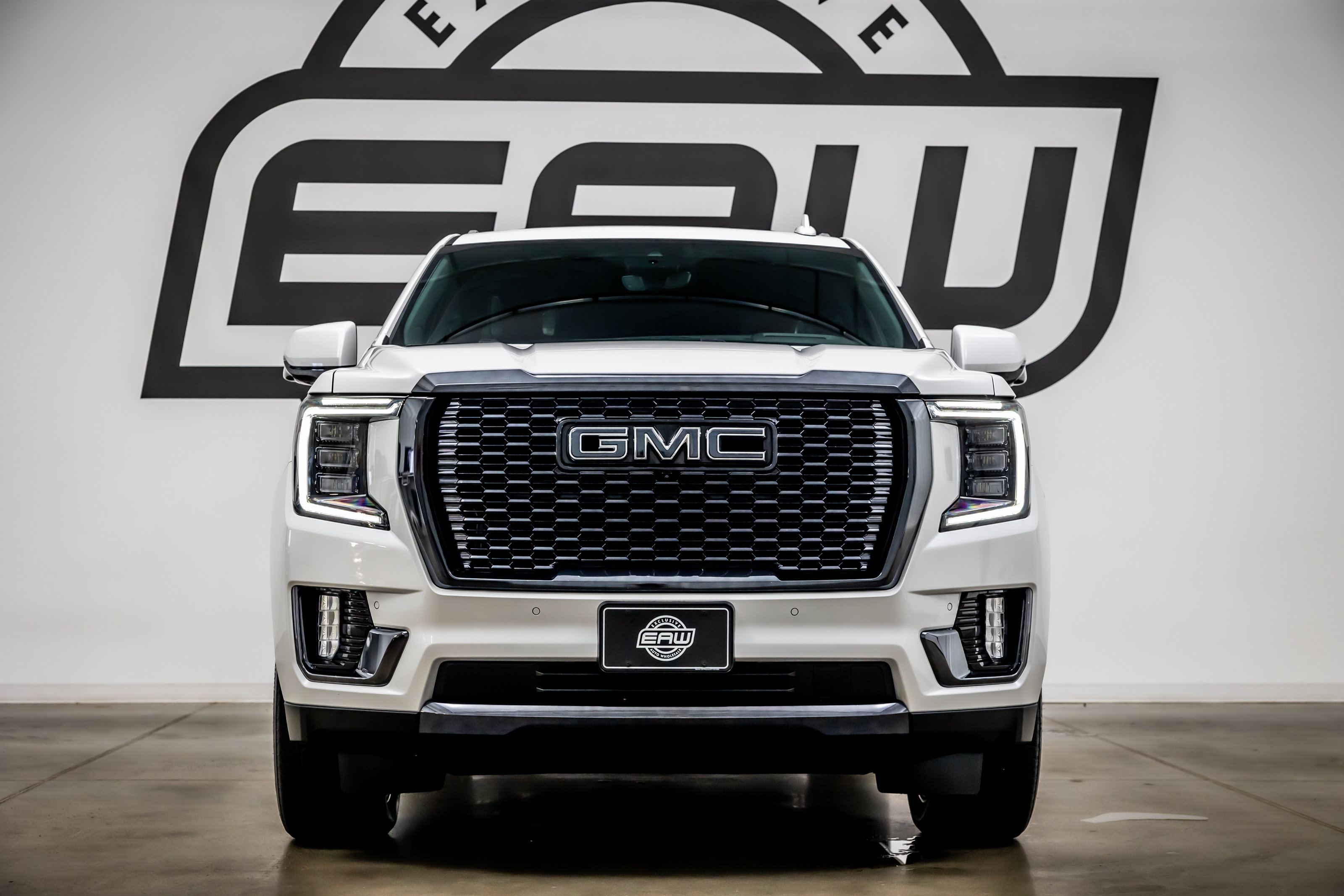 Used 2023 GMC Yukon Denali Ultimate AWD/4WD image 4