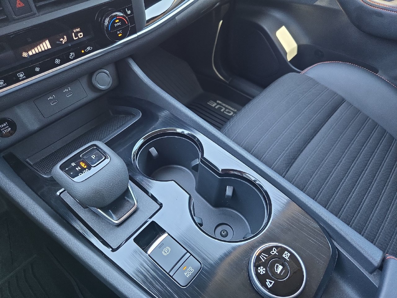 Certified 2026 Nissan Rogue SV AWD/4WD image 25