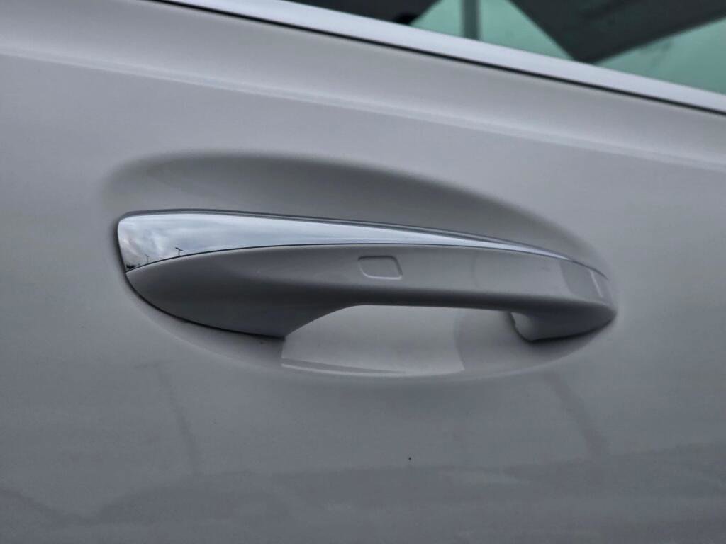 New 2026 Mercedes-Benz GLB 250 4MATIC image 30