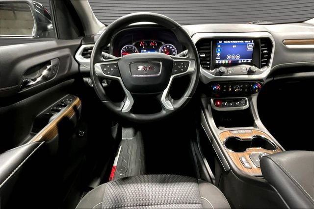 Used 2023 GMC Acadia SLE w/ Driver Convenience Package FWD image 7