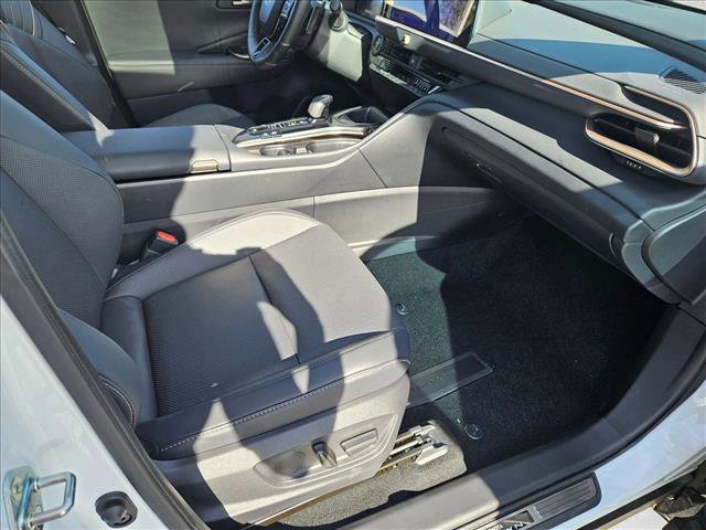 Used 2025 Toyota Crown Signia image 20