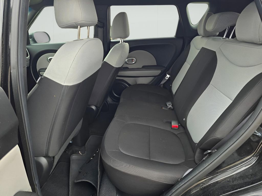 Used 2018 Kia Soul FWD image 11