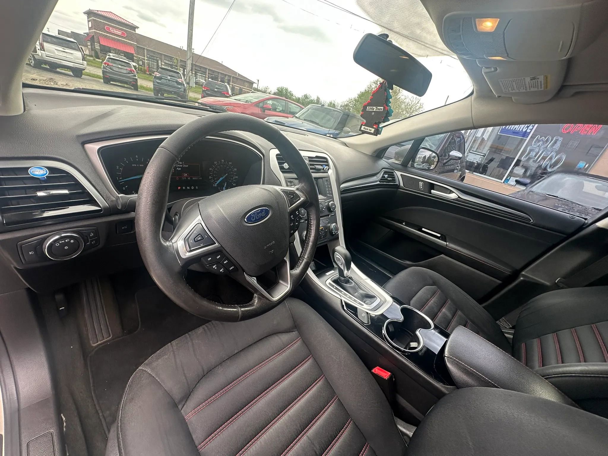 Used 2016 Ford Fusion SE w/ Equipment Group 201A image 15