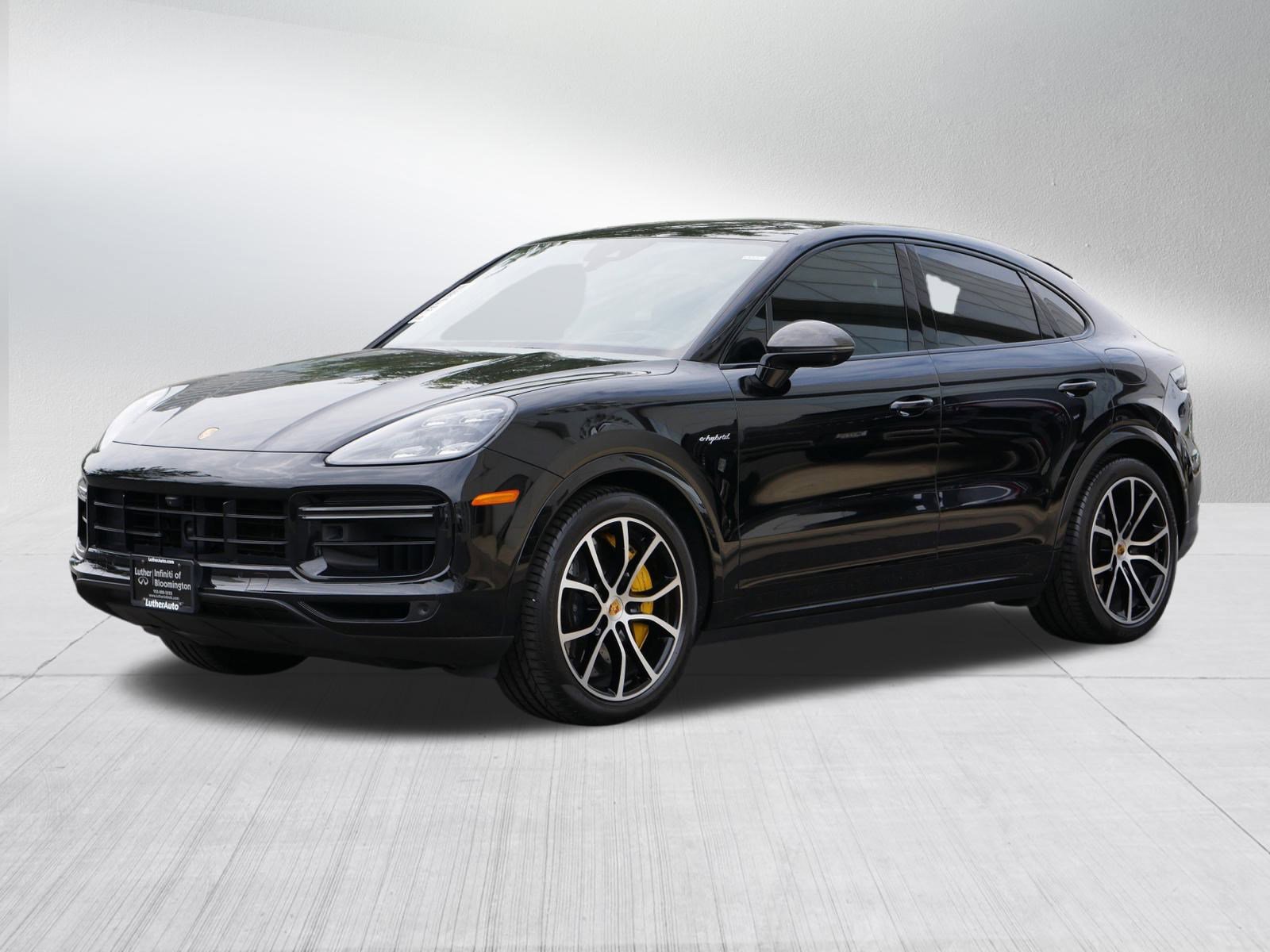 Used 2020 Porsche Cayenne Turbo S image 3