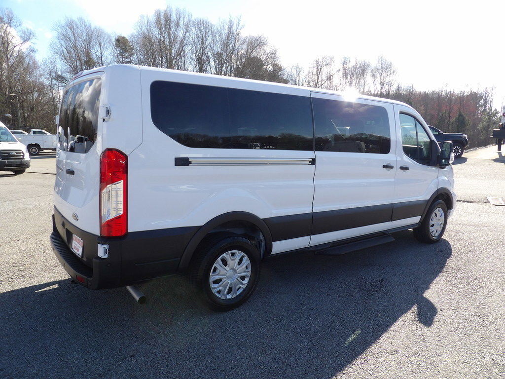 Used 2023 Ford Transit 350 XLT RWD image 8