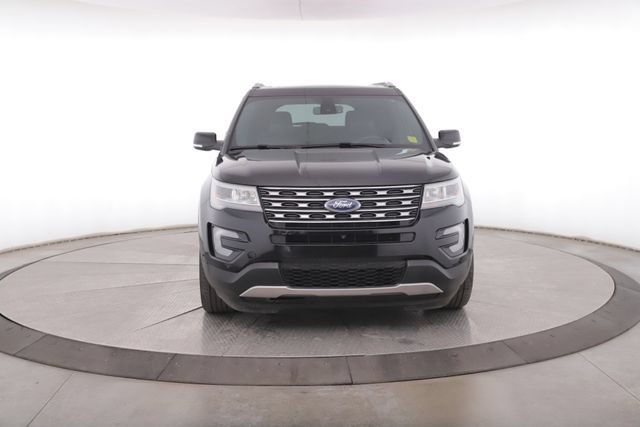Used 2017 Ford Explorer Limited w/ Equipment Group 301A AWD/4WD image 13