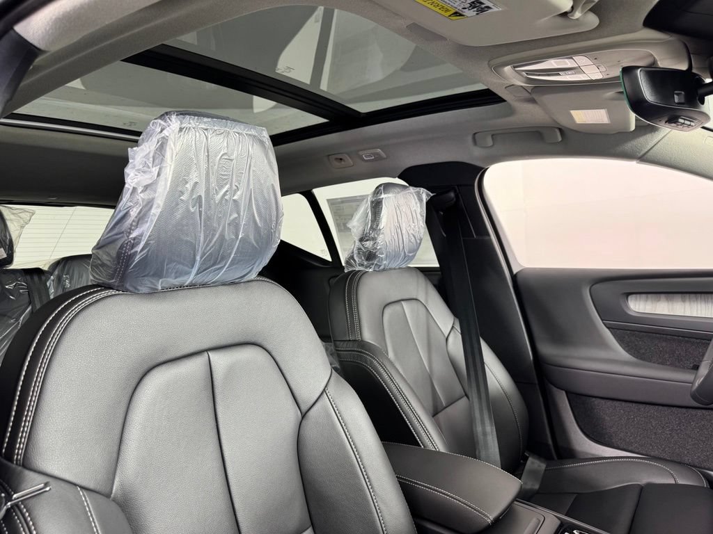 New 2026 Volvo XC40 B5 Plus w/ Protection Package Premier AWD/4WD image 7