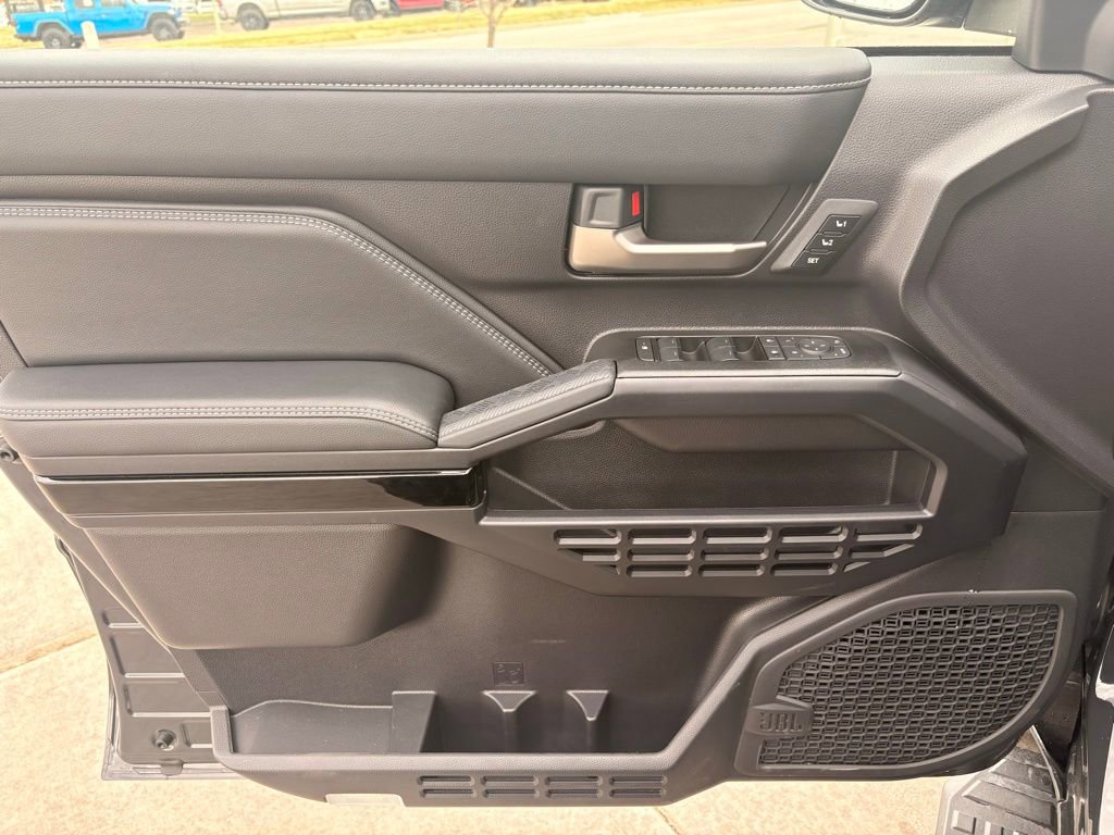 Used 2025 Toyota 4Runner Limited image 11