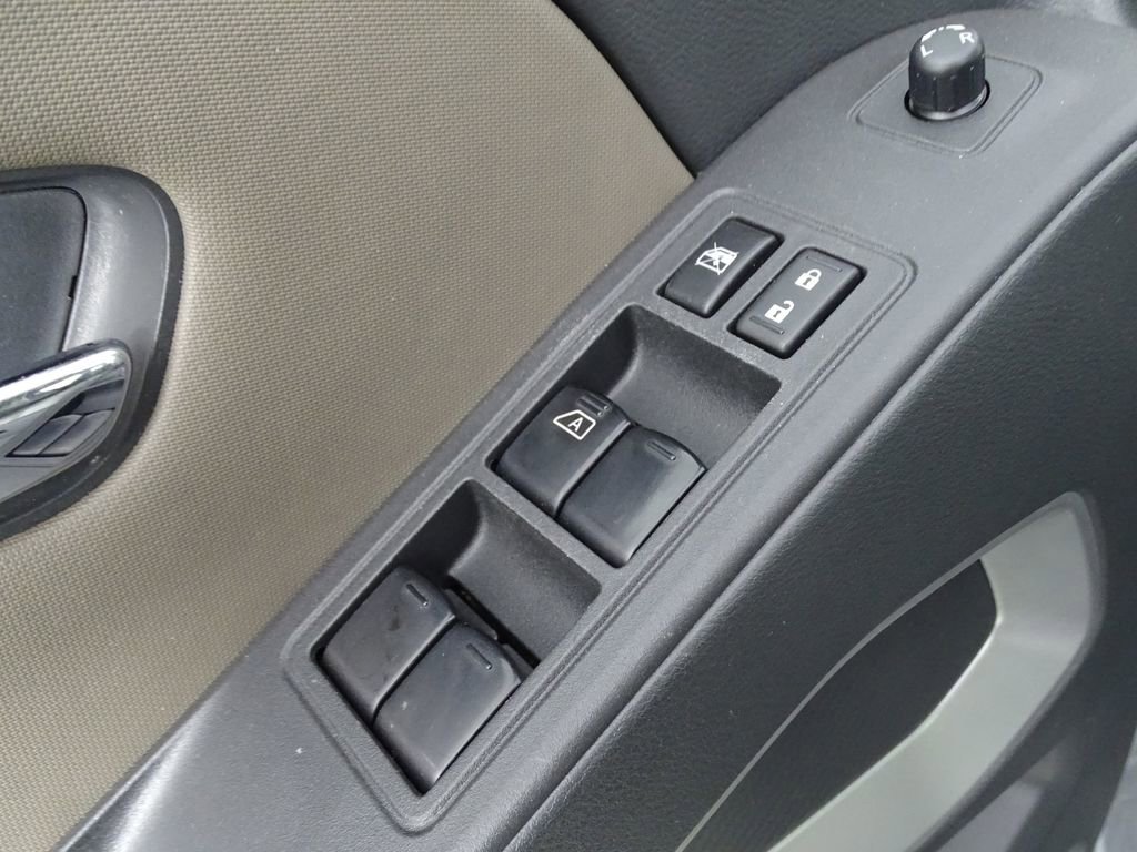 Used 2023 Nissan Frontier SV w/ Technology Package image 17