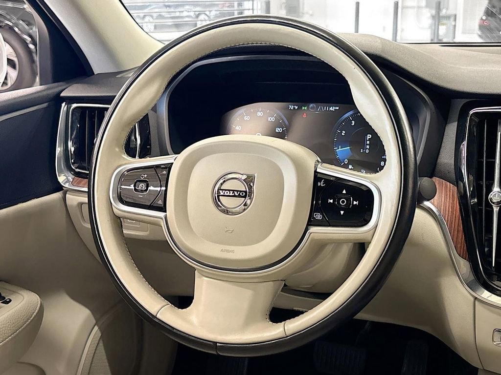 Used 2021 Volvo S60 T5 Momentum image 18