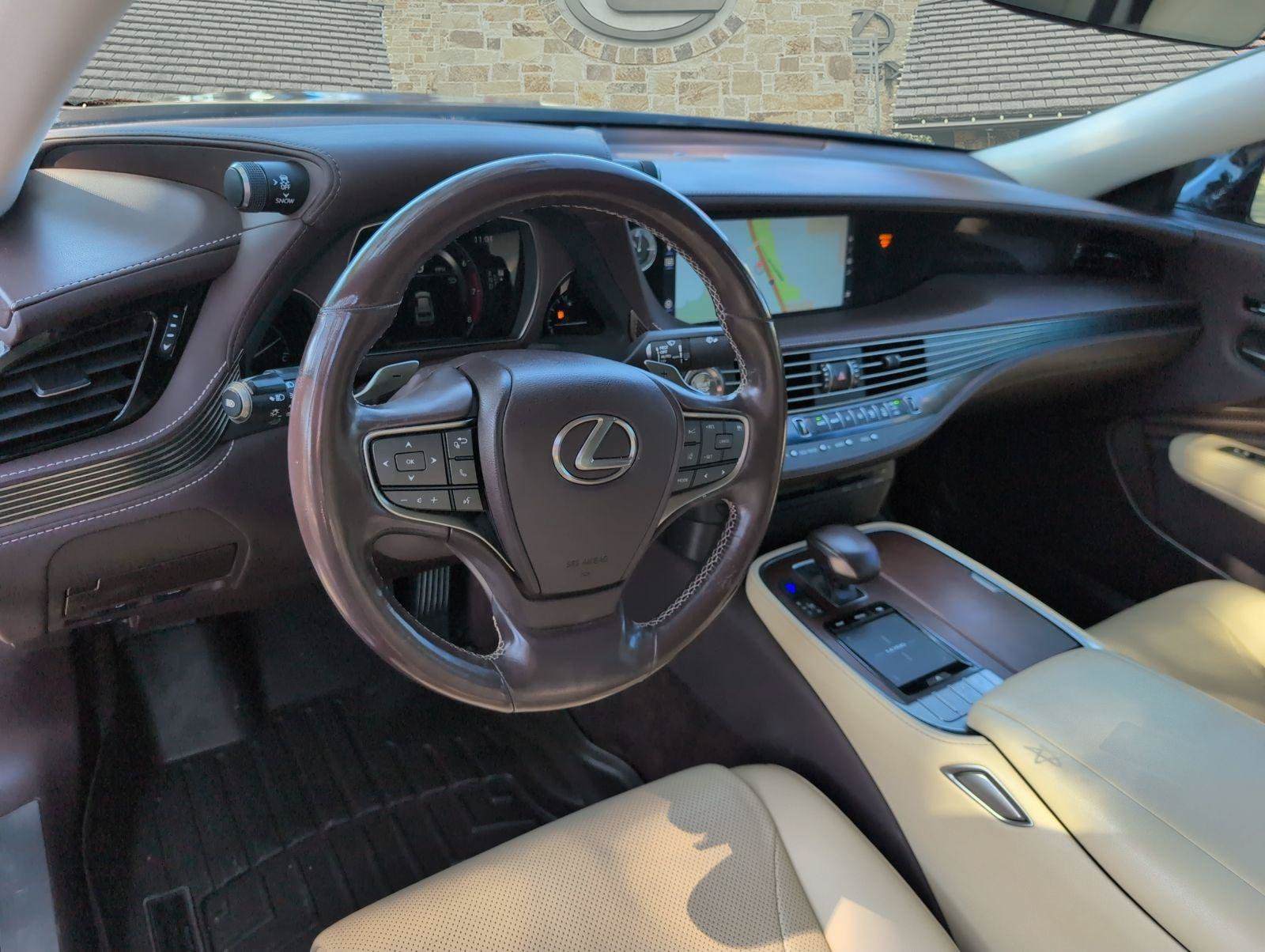 Certified 2020 Lexus LS 500 w/ Accessory Package (Z2) RWD image 6