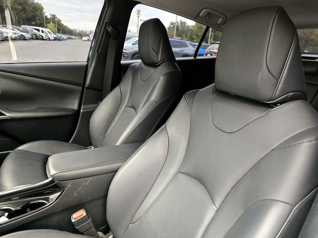 Used 2022 Toyota Prius FWD image 12