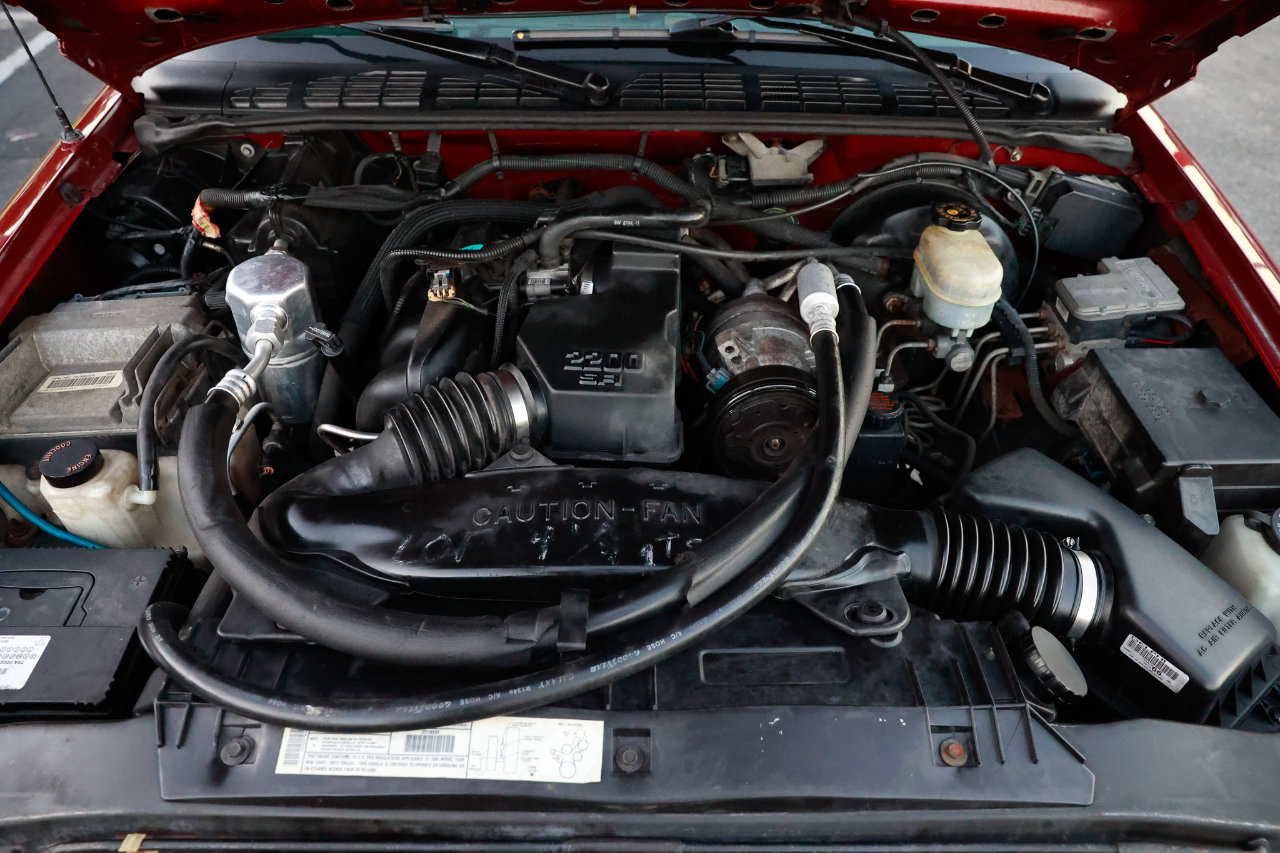 Used 2000 GMC Sonoma SLS w/ SLS Super Spec Pkg 1 image 16