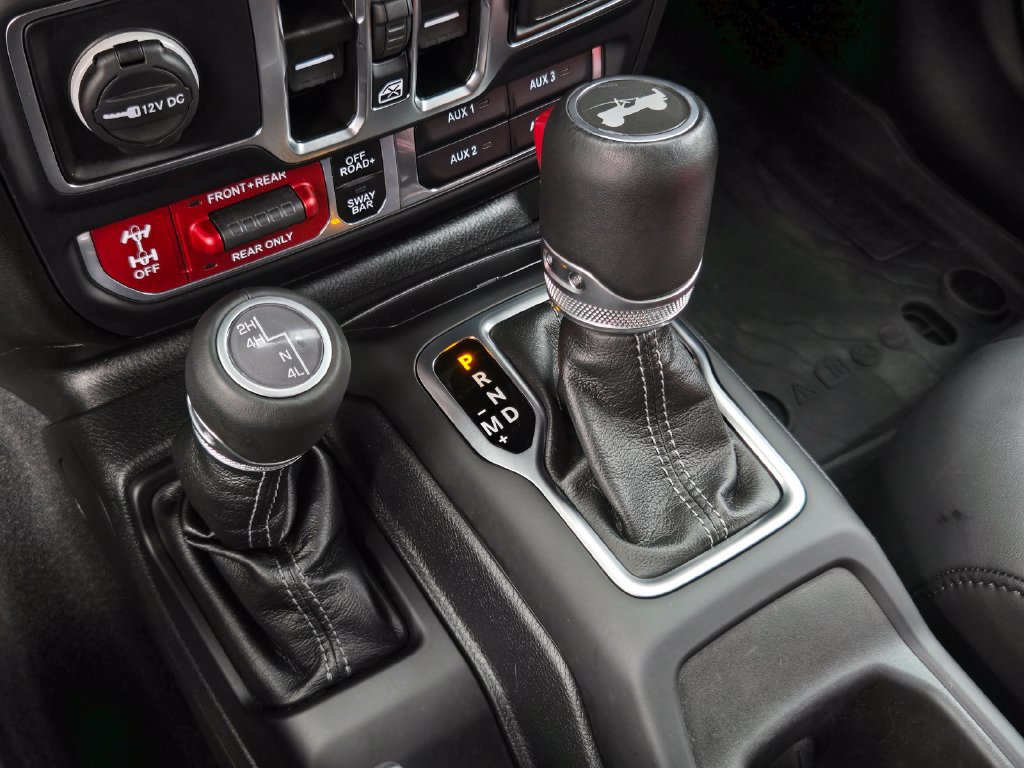 Used 2024 Jeep Wrangler Unlimited Rubicon w/ Convenience Group AWD/4WD image 20