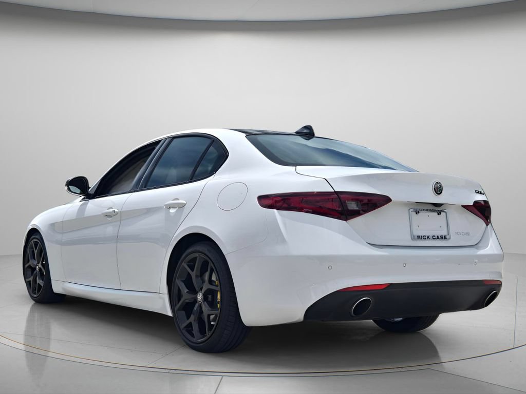 Used 2021 Alfa Romeo Giulia Ti w/ Nero Edizione RWD image 4