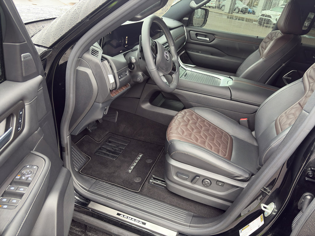Used 2025 Nissan Armada Platinum Reserve image 12
