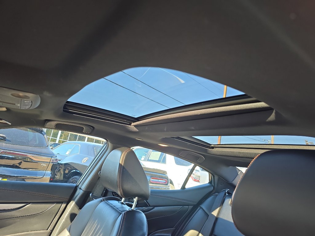 Used 2022 Nissan Maxima SR w/ Sport Mat Group image 12