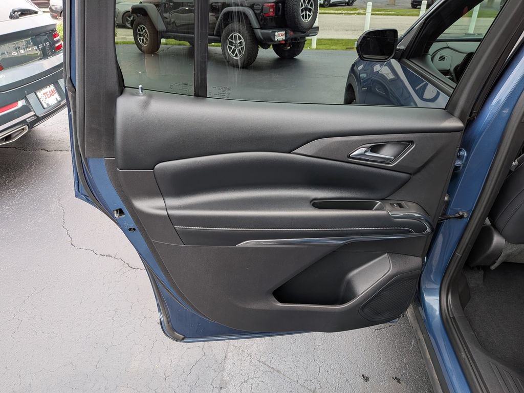 Used 2026 Chevrolet Traverse LT AWD/4WD image 22