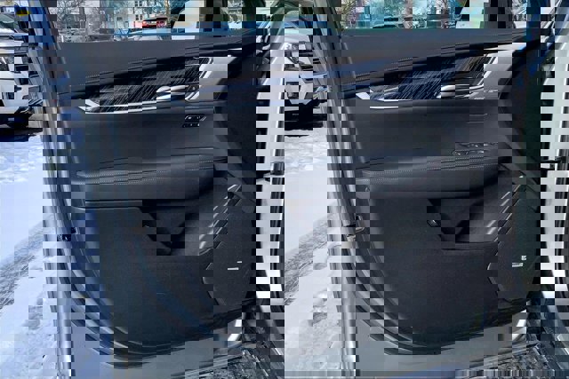 Used 2025 Cadillac XT6 Premium Luxury image 23