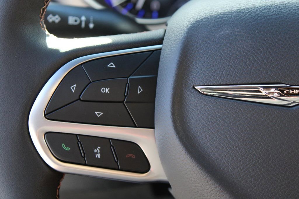 New 2026 Chrysler Pacifica Pinnacle image 14