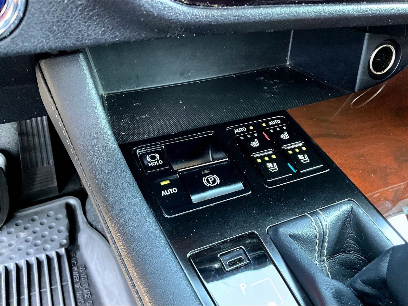 Used 2018 Lexus RX 450h AWD w/ Premium Package image 16