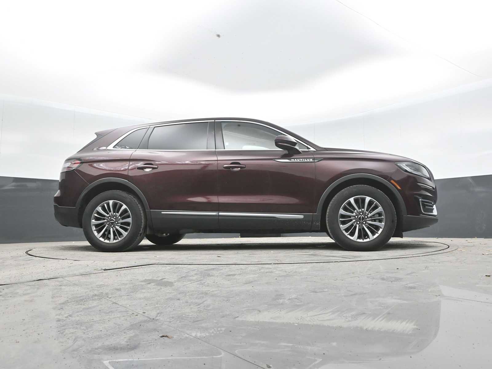 Used 2019 Lincoln Nautilus Select AWD/4WD image 48