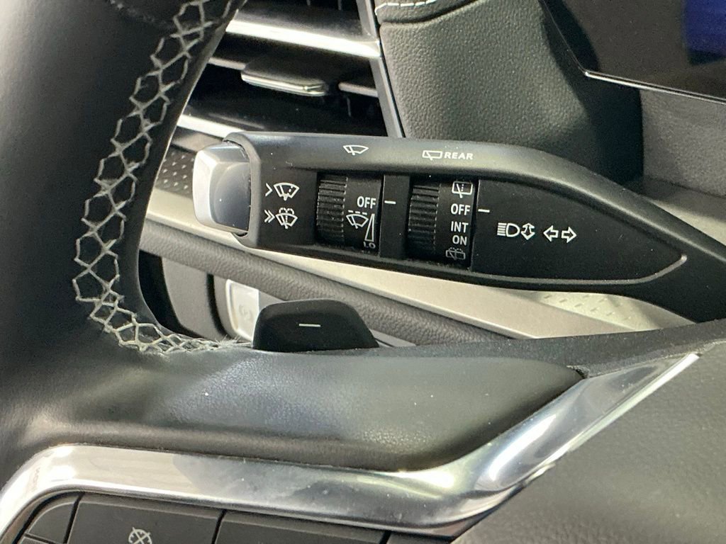 Used 2024 Chevrolet Traverse LT image 42