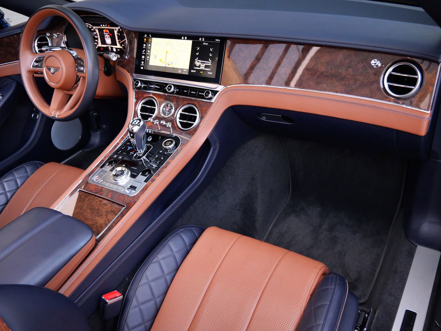 Used 2021 Bentley Continental GT Mulliner AWD/4WD image 2