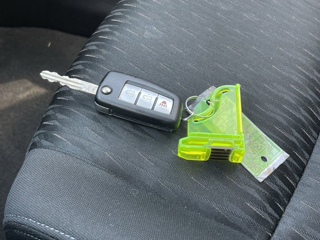 Used 2018 Nissan Rogue S image 31